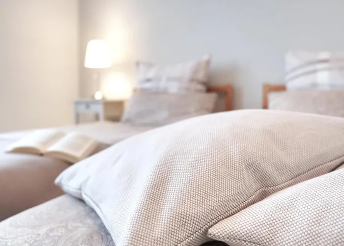 Schicke & Helle In *